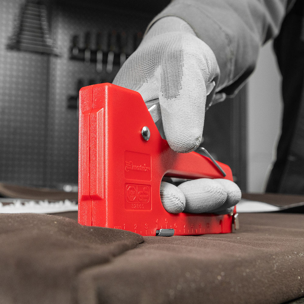 Степлер мебельный пластиковый, тип скобы 53, 4-8 мм Matrix (40907)