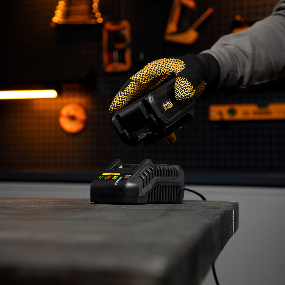 Устройство зарядное для аккумуляторов IBC-18-2.3, Li-Ion, 18 В, 2.3 А Denzel (28453)