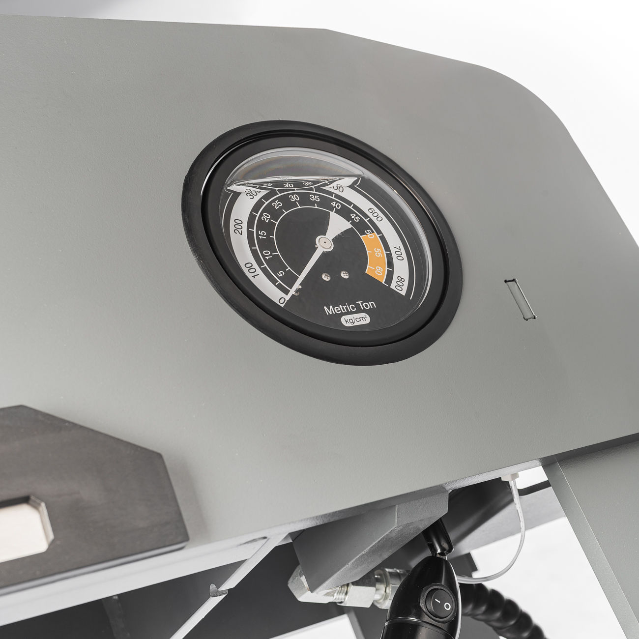 Пресс электрогидравлический профессиональный 50 т RUNTEC RT-SP-ET50S