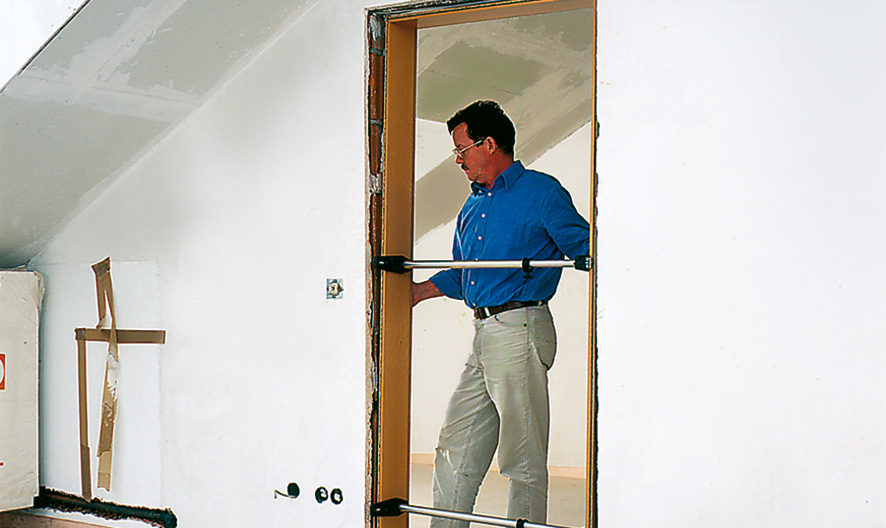 Распорка для установки дверных коробок 560-1010 мм TMS BE-TMS