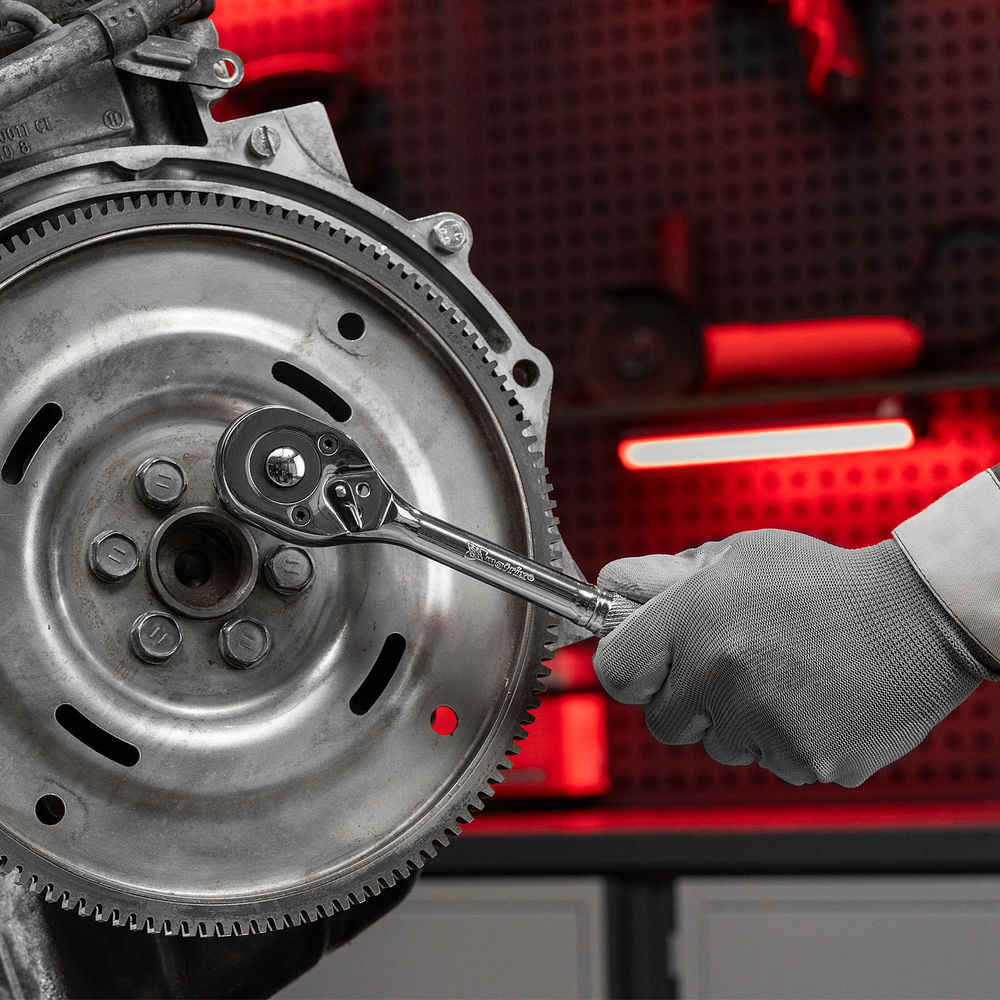 Ключ-трещотка 1/2, CrV, 45 зубьев, с быстрым сбросом, цельнометаллический, хром Matrix