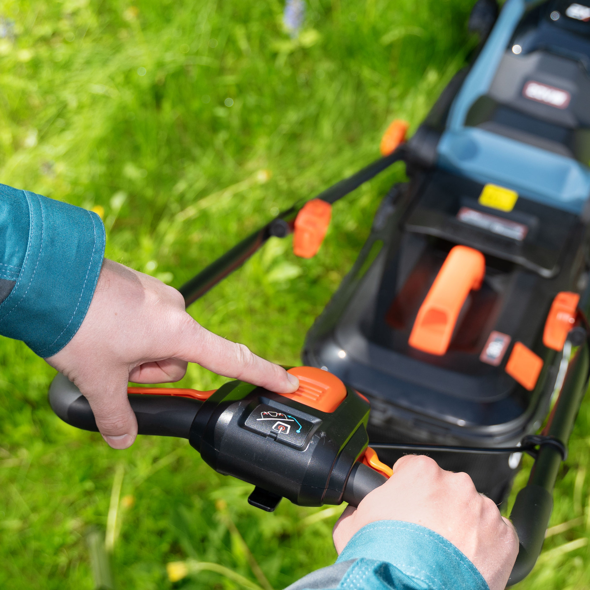 Газонокосилка аккумуляторная, 32 см, 1 аккумулятор 4Ач, ЗУ X2 20В