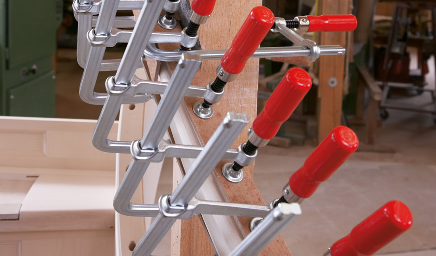 Струбцина цельнометаллическая classiX 100/50, 5 кН, деревянная ручка GS10 BE-GS10