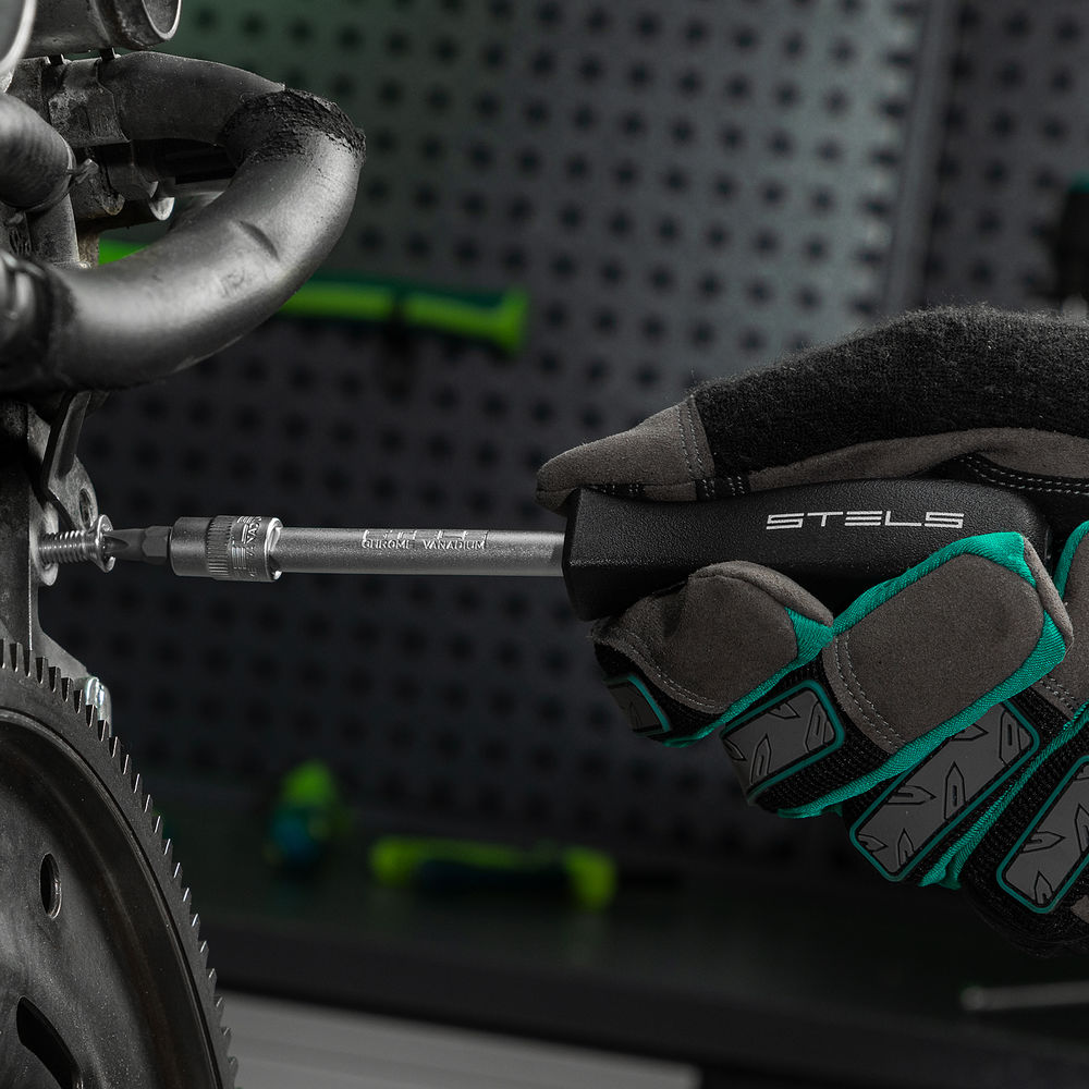 Набор инструментов 1/2, 1/4, CrV, 12 гранные головки, пластиковый кейс, 82 предмета Stels