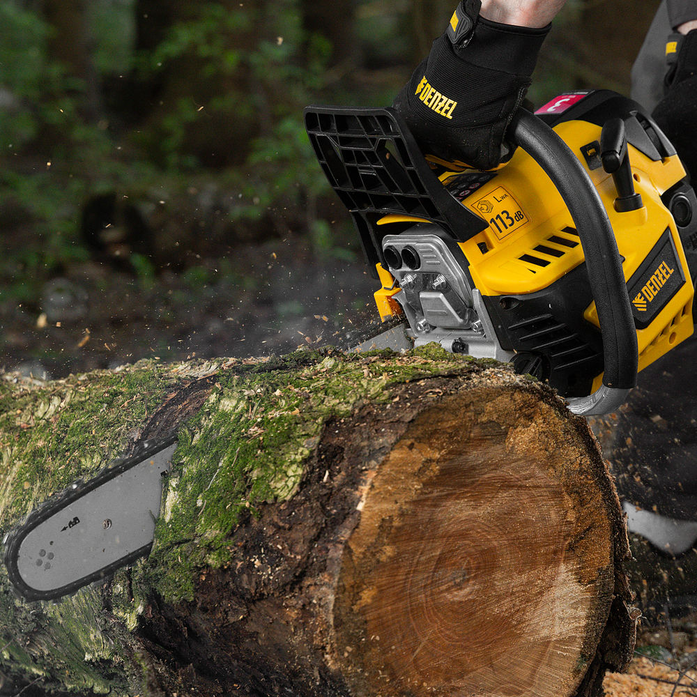 Пила цепная бензиновая DS-4516, шина 40 см, 45 см3, 2,5 л.с, шаг 0,325, паз 1,5 мм, 64 звена Denzel (95236)