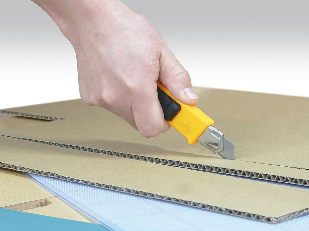 Нож с выдвижным лезвием 18 мм OLFA OL-L-2