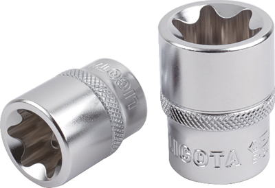 Головка торцевая E18 1/2 Licota E418