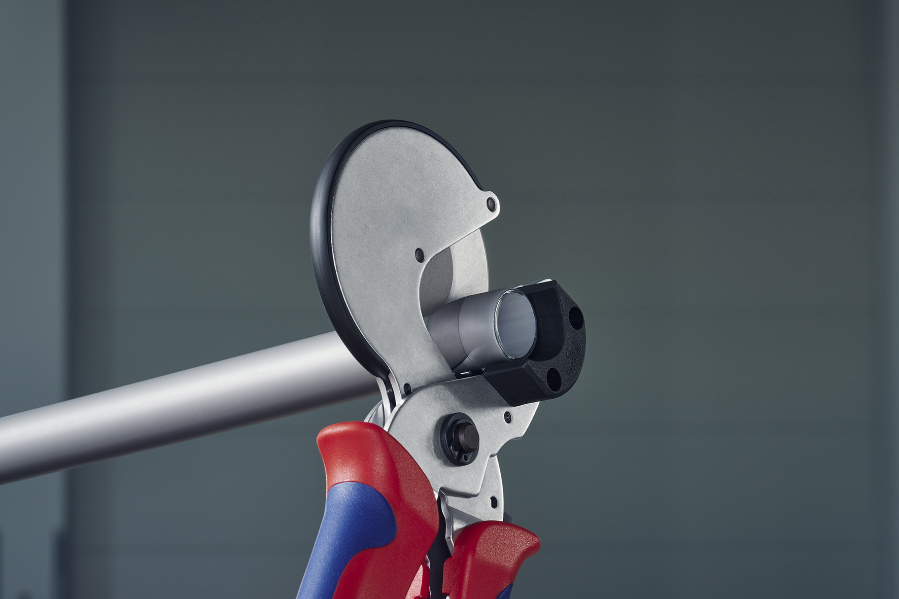 Труборез-ножницы для композитных и пластиковых труб, O 26 мм (KN-902525)