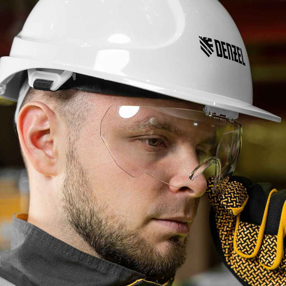 Каска защитная ударопр.«Форвард» (К-05)ABS/PC,комплект со встроен.очк.ОЧК-05 Форвард,белая Denzel (89205)