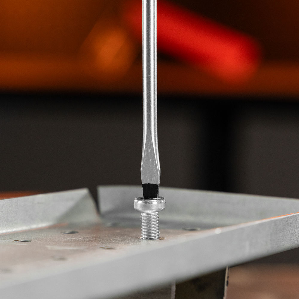 Отвертка Point, SL5 х 100 мм, CrV, двухкомпонентная рукоятка Sparta