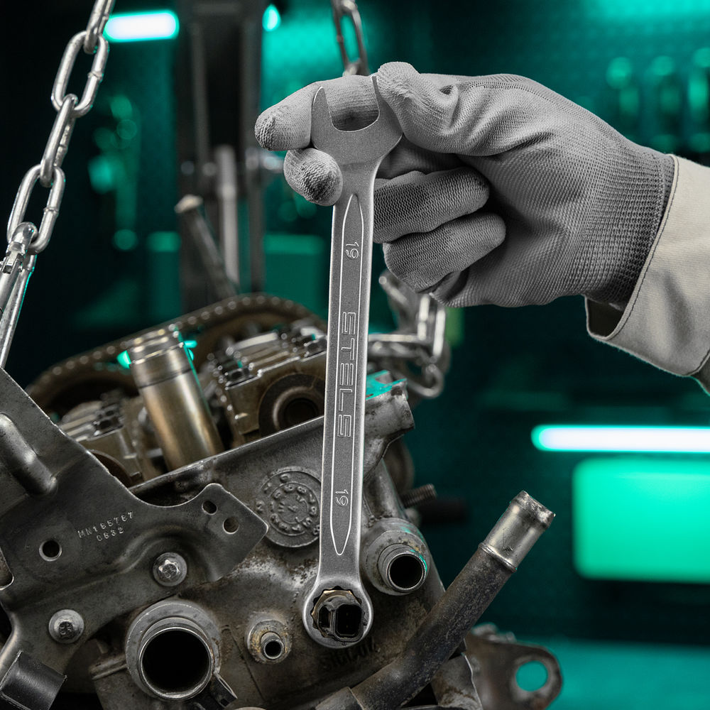 Набор инструментов, 1/2,3/8, 1/4, CrV, пластиковый кейс 142 предмета Stels