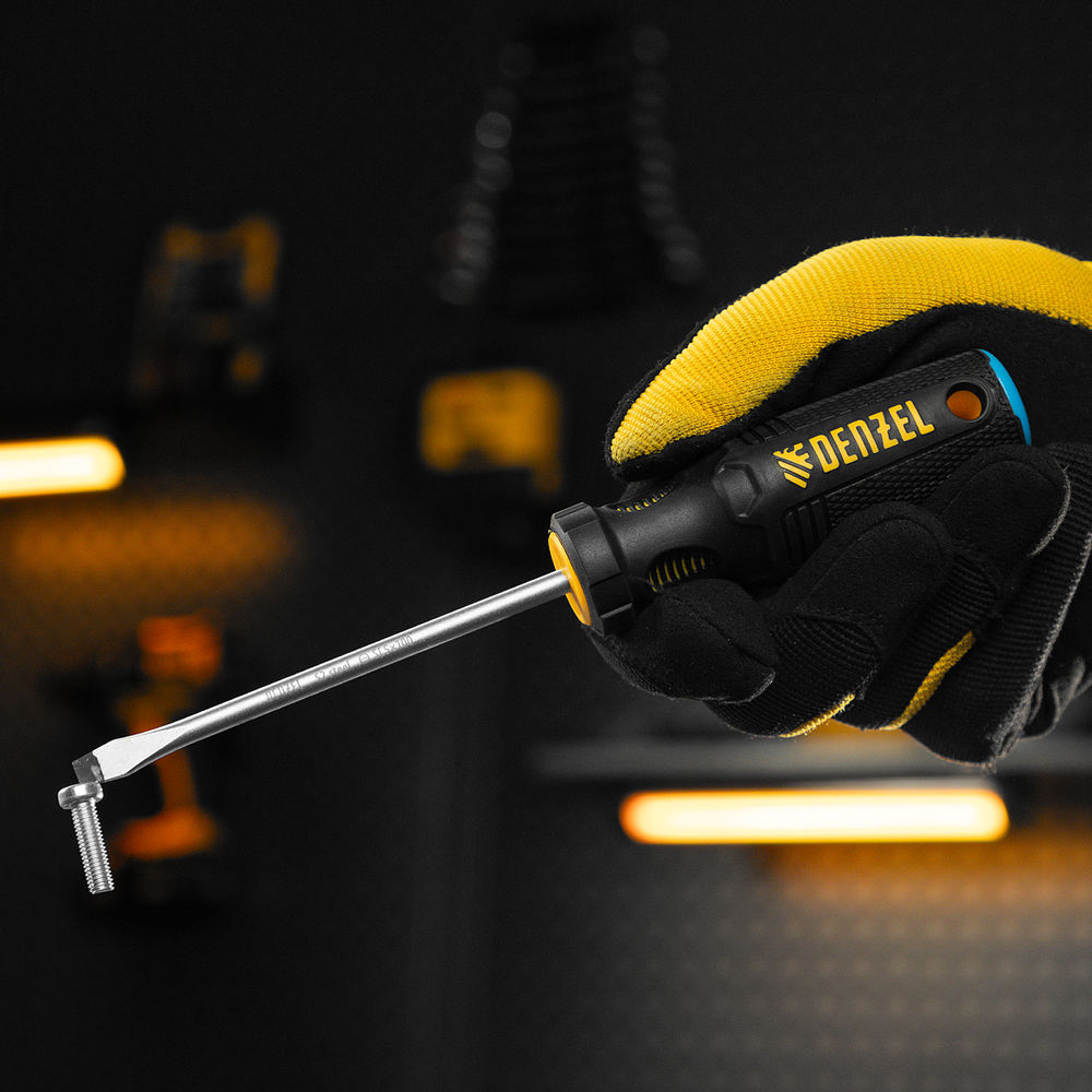 Отвертка, SL5x100 мм, S2, 3к рукоятка Denzel (121967)