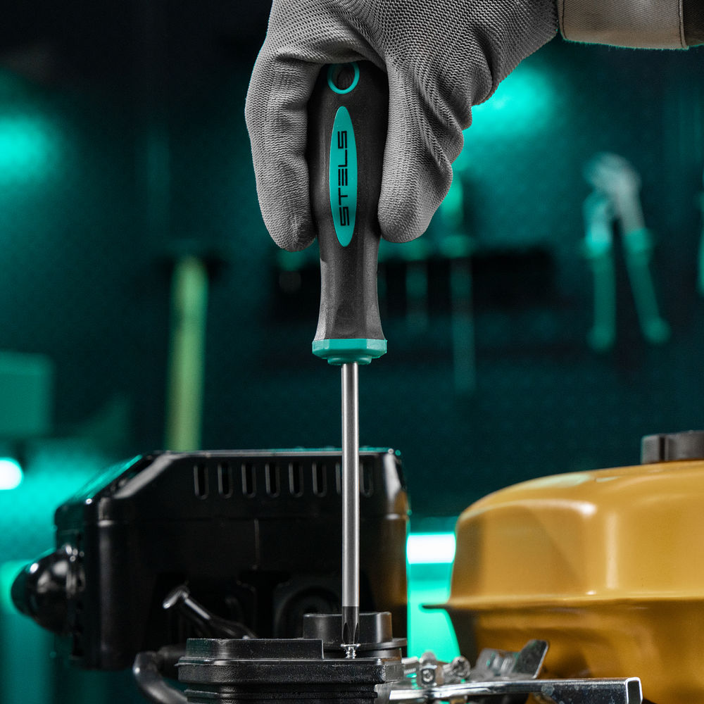 Набор инструментов, 1/2,3/8, 1/4, CrV, пластиковый кейс 142 предмета Stels