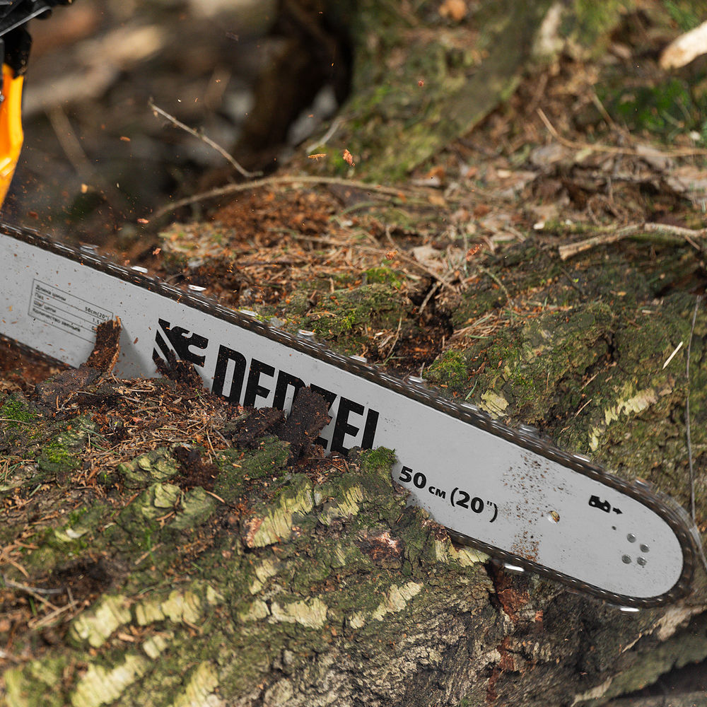 Пила цепная бензиновая DGS-5820, шина 50 см, 58 см3, 4.1 л.с, шаг 0.325, паз 1.5 мм, 76 звеньев Denzel (95235)