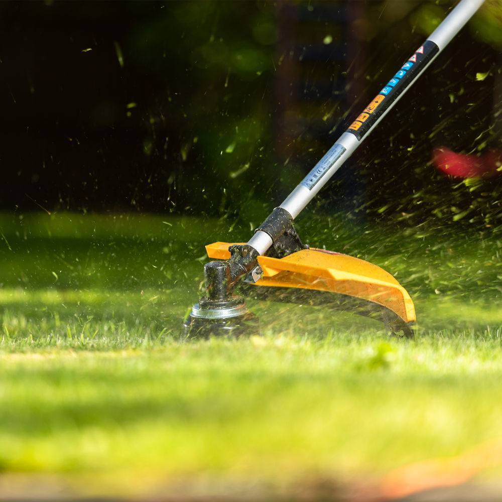 Триммер бензиновый DT 33S, 33 см3, 1.8 л. с, разъемная штанга, состоит из 2 частей Denzel (96223)