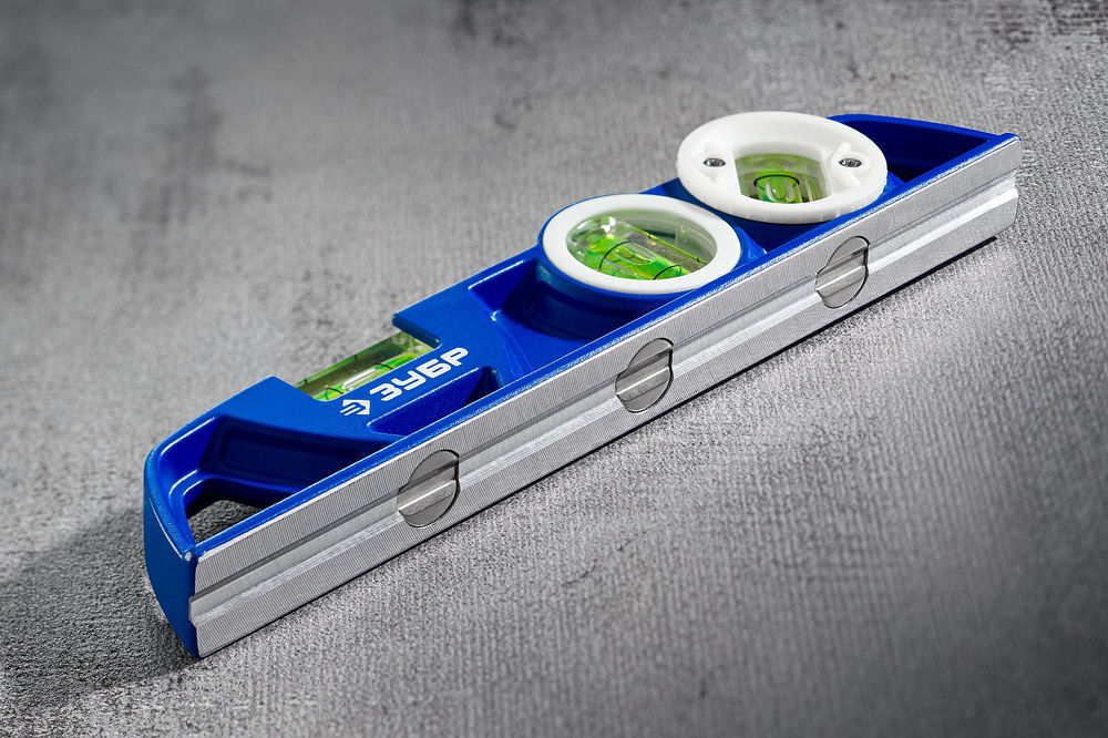 Магнитный уровень ЛИТОЙ 250 мм ЗУБР 34583