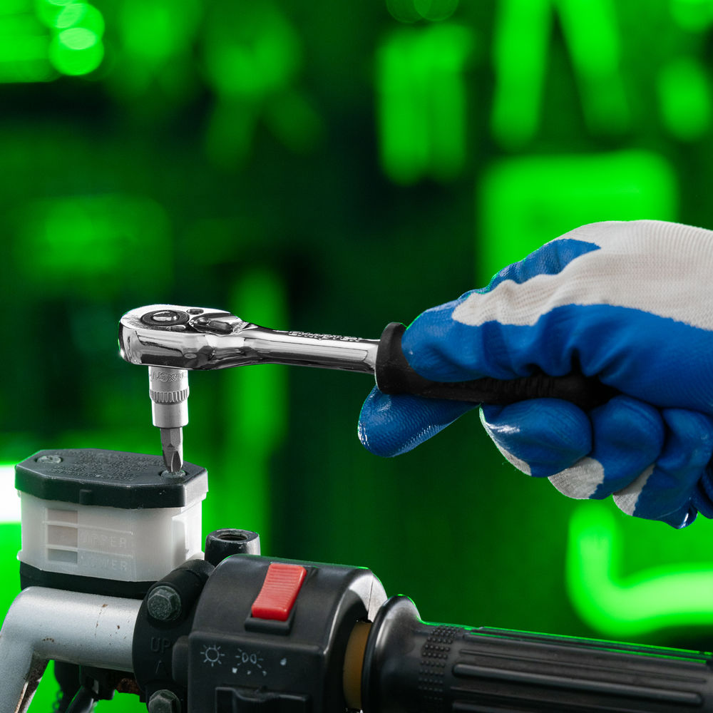 Ключ-трещотка 1/4, 45 зубьев, с быстрым сбросом, CrV, хром Сибртех