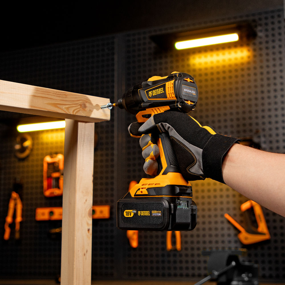 Винтоверт ударный аккумуляторный бесщет CID-IB-200-0, 18В Li-Ion Denzel (26511)