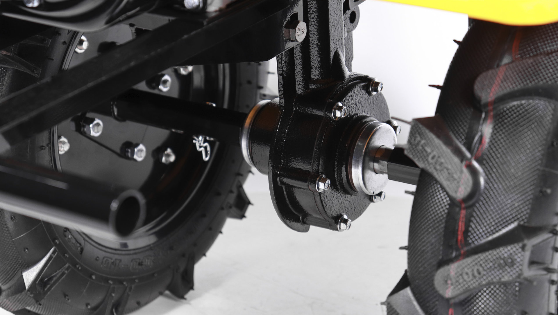 Мотоблок Champion BC7723/1 (7лс 2F/1R 85см 35см 3,6л 71кг, колеса 4/10 ВОМ) (BC7723/1)