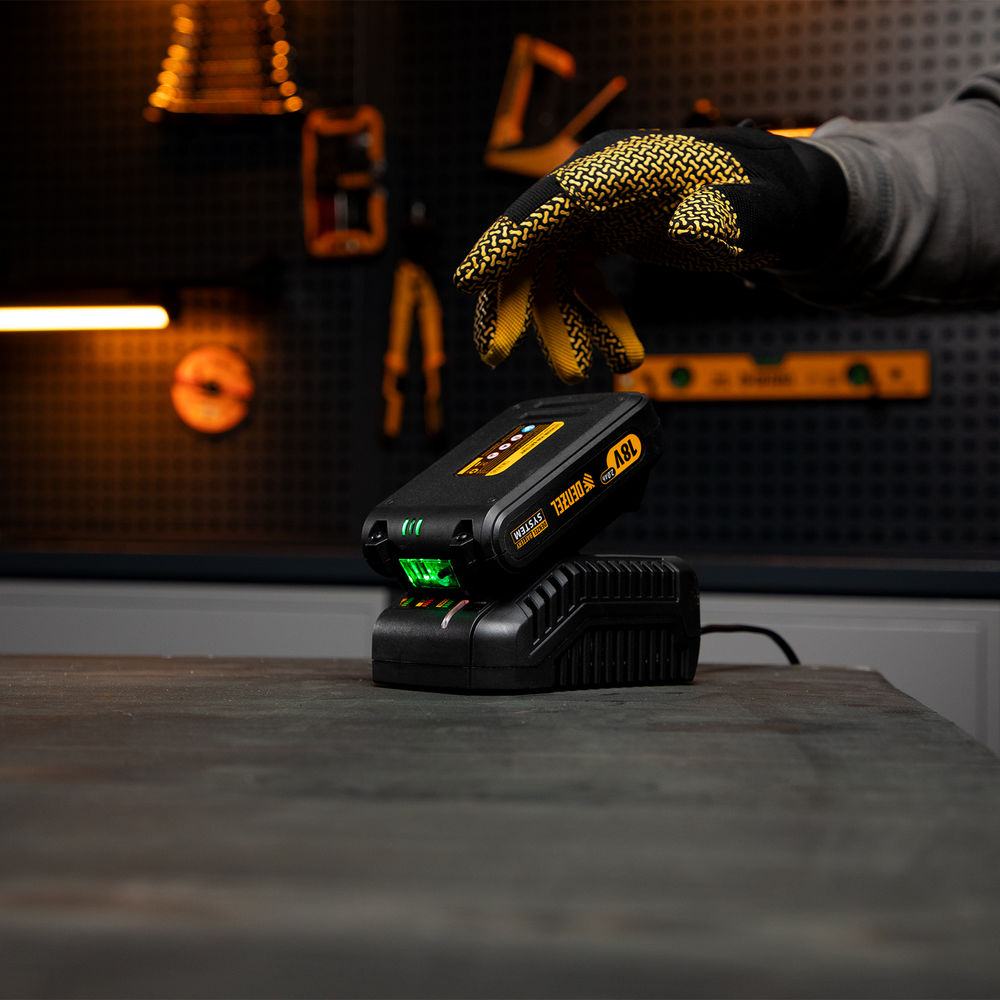 Устройство зарядное для аккумуляторов IBC-18-2.3, Li-Ion, 18 В, 2.3 А Denzel (28453)