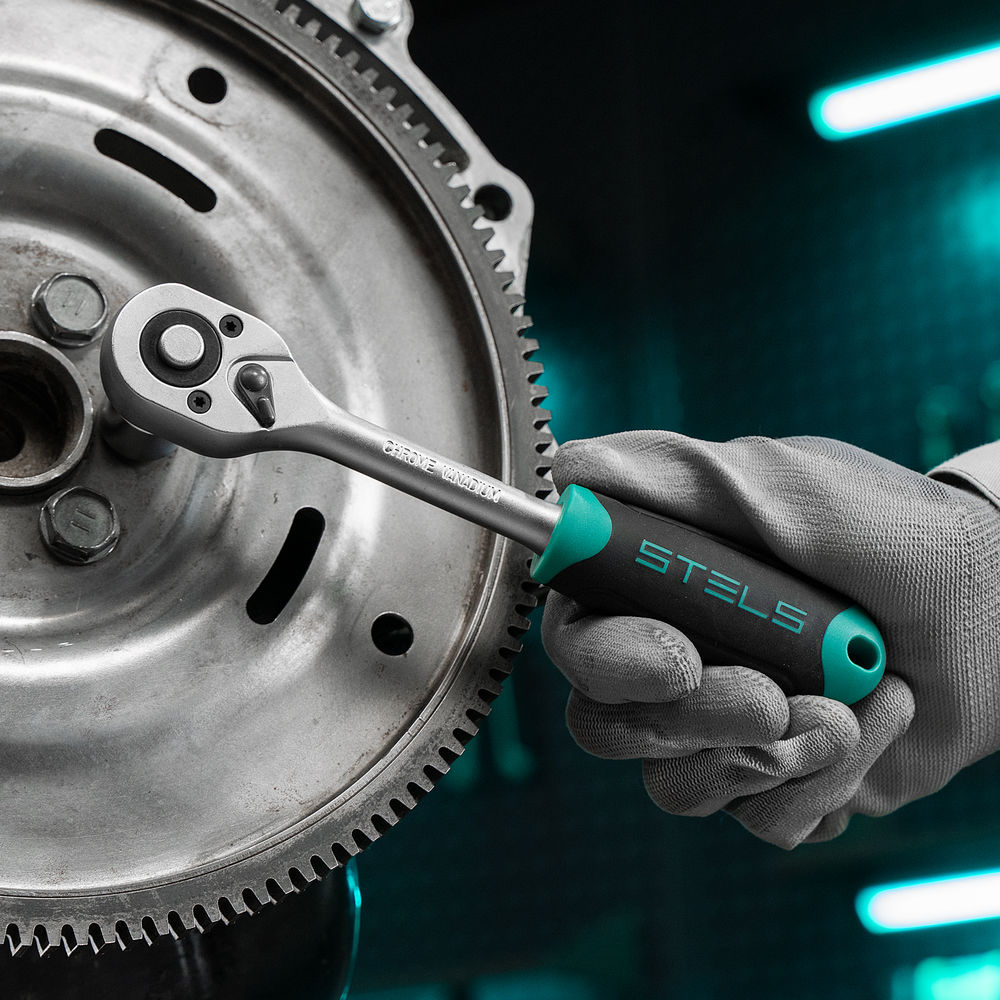 Ключ-трещотка 3/8, CrV, 72 зуба, с быстрым сбросом, матовый хром Stels