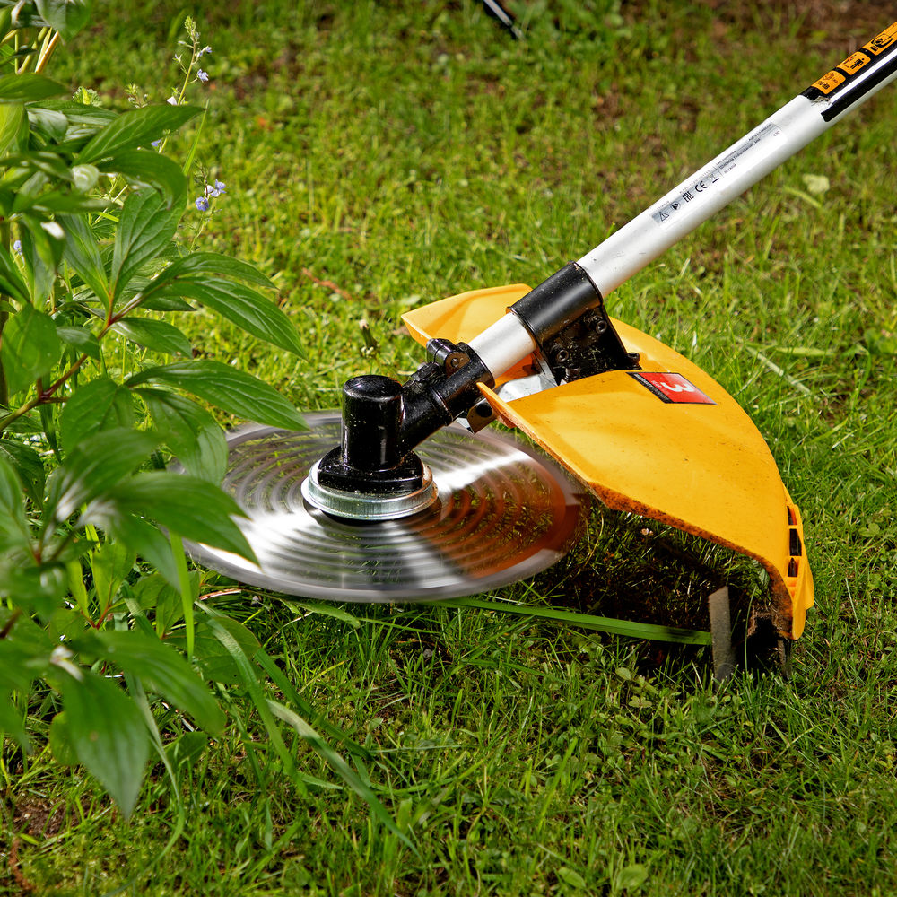 Триммер бензиновый DT 43S, 43 см3, 2.5 л. с, разъемная штанга, состоит из 2 частей Denzel (96225)