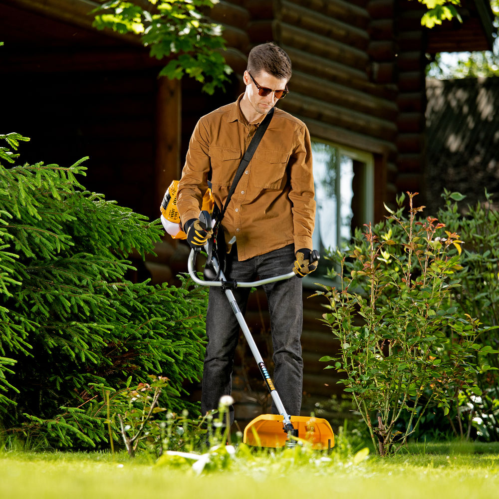 Триммер бензиновый DTL-52, 52 см3, неразъемная штанга, состоит из 2 частей Denzel (96265)